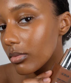 CAIA Cosmetics Serum & Ansiktsolja|Foundation<DEWY DROPS