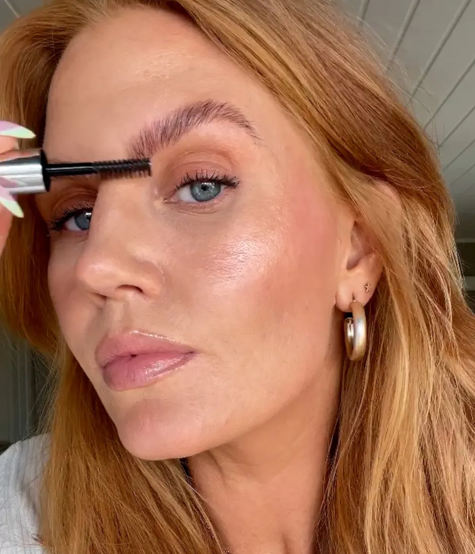 CAIA Cosmetics Ögonbryn<PUSH UP BROW GEL